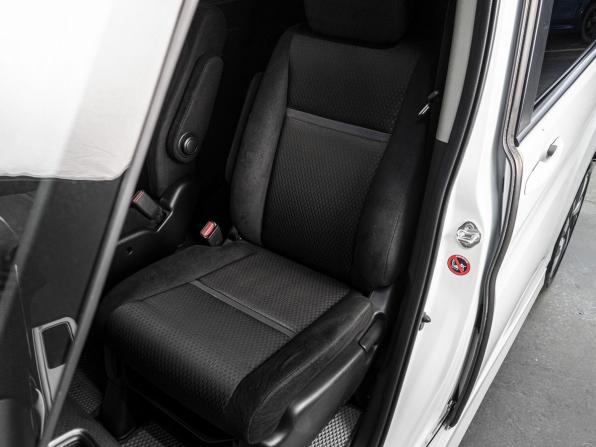 Honda Stepwgn V Рестайлинг с пробегом 2019 года, цена 2 450 000 рублей, 72888 км, минивэн, Автокод Объявления
