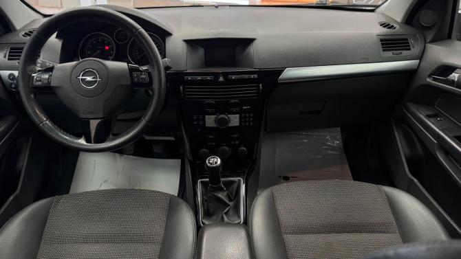 Opel Astra H Рестайлинг с пробегом 2011 года, цена 485 000 рублей, 270677 км, седан, Автокод Объявления