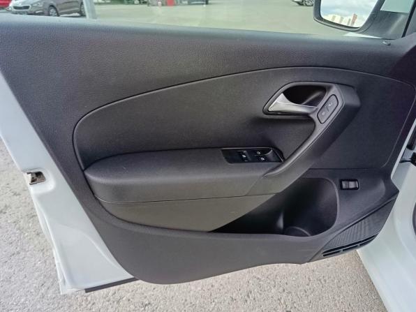 Volkswagen Polo V Рестайлинг с пробегом 2017 года, цена 969 995 рублей, 146137 км, седан, Автокод Объявления