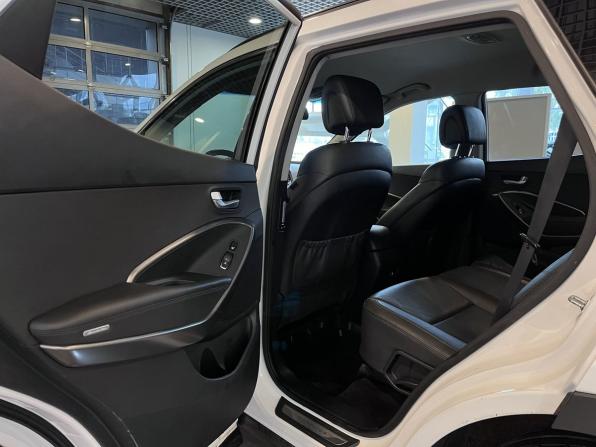 Hyundai Santa Fe III Рестайлинг с пробегом 2017 года, цена 2 400 000 рублей, 198307 км, внедорожник, Автокод Объявления