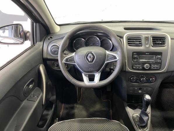 Renault Logan II Рестайлинг с пробегом 2018 года, цена 639 900 рублей, 435444 км, седан, Автокод Объявления