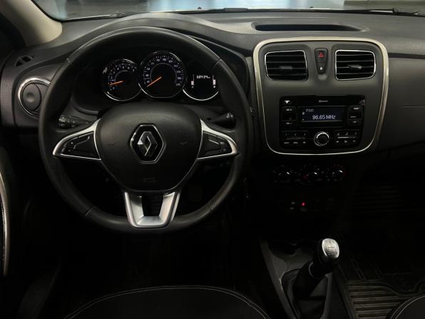 Renault Sandero II Рестайлинг с пробегом 2021 года, цена 1 360 000 рублей, 68417 км, хэтчбек, Автокод Объявления