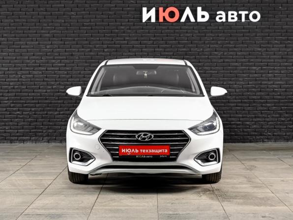 Hyundai Solaris II с пробегом 2017 года, цена 1 450 000 рублей, 83416 км, седан, Автокод Объявления