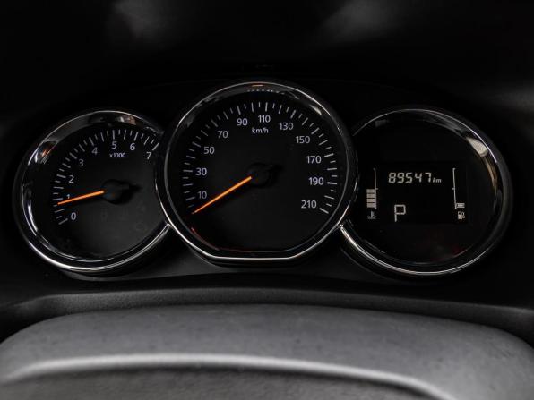 Renault Logan II Рестайлинг с пробегом 2021 года, цена 870 000 рублей, 89547 км, седан, Автокод Объявления