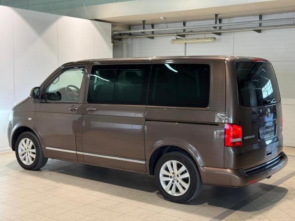Volkswagen Multivan T5 Рестайлинг с пробегом 2012 года, цена 2 435 000 рублей, 199000 км, минивэн, Автокод Объявления