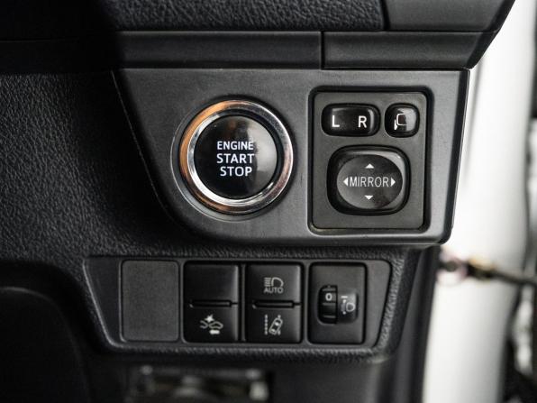 Toyota Corolla XI (E160 E170) Рестайлинг 2 с пробегом 2020 года, цена 1 070 000 рублей, 245644 км, универсал, Автокод Объявления
