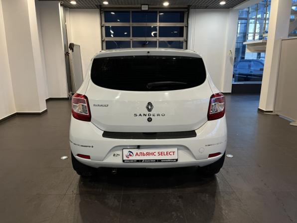 Renault Sandero II с пробегом 2017 года, цена 910 000 рублей, 90657 км, хэтчбек, Автокод Объявления