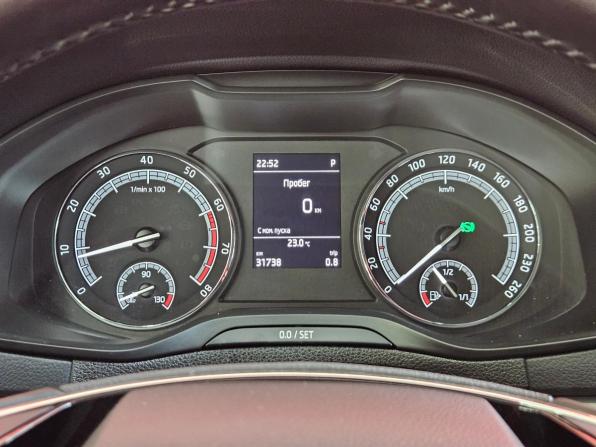 Skoda Karoq I с пробегом 2022 года, цена 2 549 000 рублей, 31738 км, внедорожник, Автокод Объявления