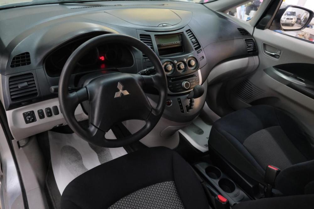 Mitsubishi Grandis I Омск  - изображение 11