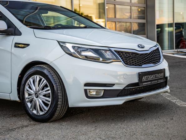 Kia Rio III Рестайлинг с пробегом 2017 года, цена 898 000 рублей, 157164 км, хэтчбек, Автокод Объявления