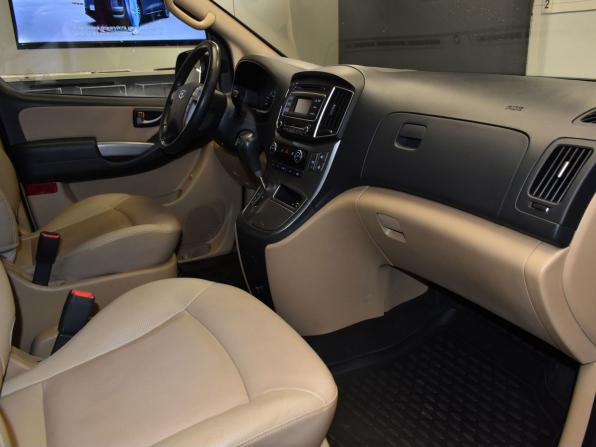 Hyundai H-1 II Рестайлинг 2 с пробегом 2019 года, цена 3 150 000 рублей, 114688 км, минивэн, Автокод Объявления