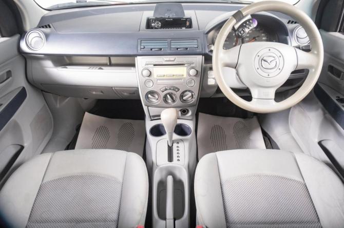 Mazda Demio II (DY) с пробегом 2003 года, цена 379 000 рублей, 2500000 км, хэтчбек, Автокод Объявления
