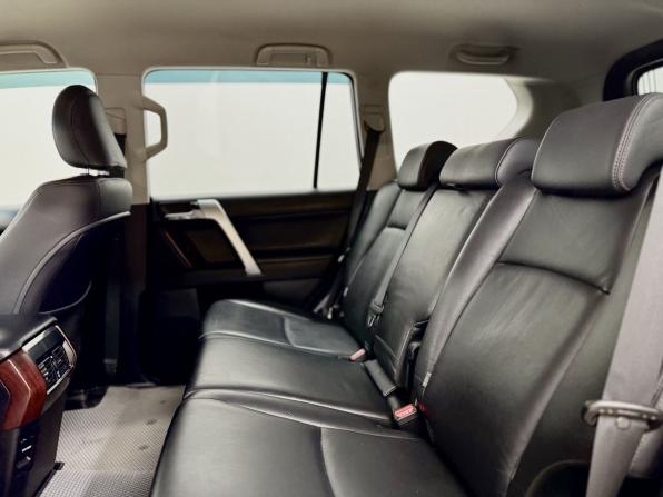 Toyota Land Cruiser Prado 150 Series Рестайлинг 1 с пробегом 2016 года, цена 3 647 000 рублей, 190783 км, внедорожник, Автокод Объявления