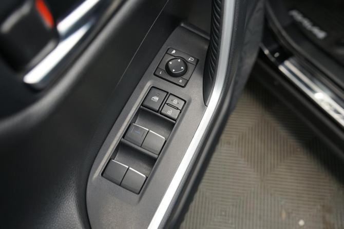 Toyota RAV4 V (XA50) с пробегом 2021 года, цена 3 680 000 рублей, 94571 км, внедорожник, Автокод Объявления