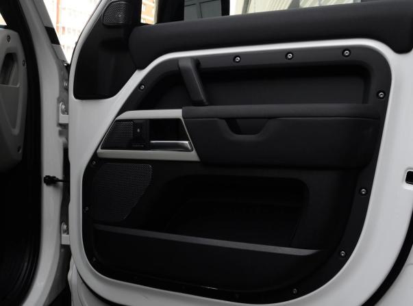 Land Rover Defender II с пробегом 2021 года, цена 6 195 000 рублей, 84097 км, внедорожник, Автокод Объявления