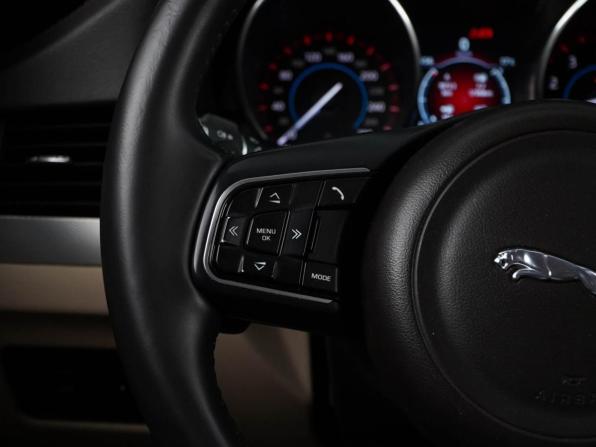Jaguar XF II с пробегом 2016 года, цена 1 997 055 рублей, 199438 км, седан, Автокод Объявления