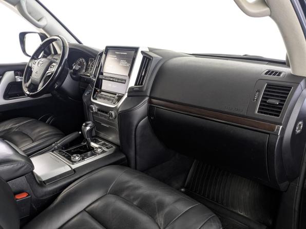 Toyota Land Cruiser 200 Series Рестайлинг 2 с пробегом 2020 года, цена 7 850 000 рублей, 136625 км, внедорожник, Автокод Объявления