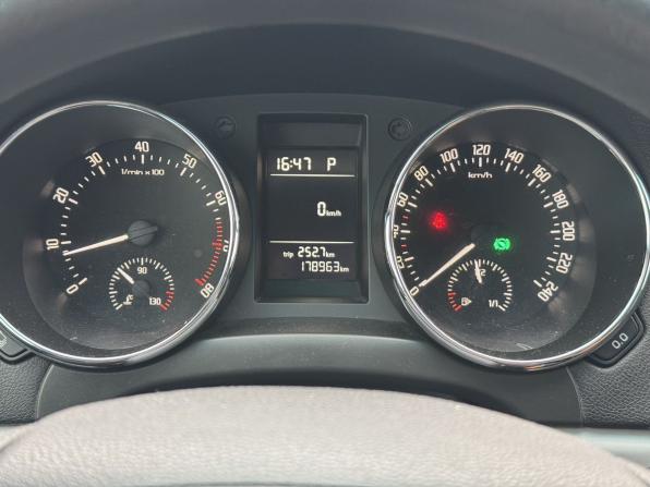 Skoda Yeti I с пробегом 2013 года, цена 859 000 рублей, 178963 км, внедорожник, Автокод Объявления