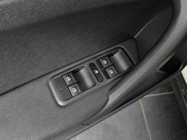 Skoda Yeti I Рестайлинг с пробегом 2015 года, цена 1 300 000 рублей, 159922 км, внедорожник, Автокод Объявления