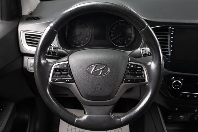 Hyundai Solaris II с пробегом 2019 года, цена 1 299 000 рублей, 180872 км, седан, Автокод Объявления