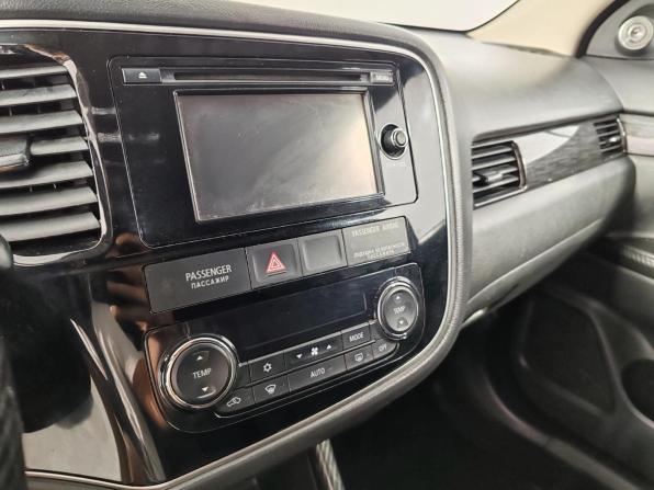 Mitsubishi Outlander III Рестайлинг 2 с пробегом 2016 года, цена 1 599 000 рублей, 137420 км, внедорожник, Автокод Объявления