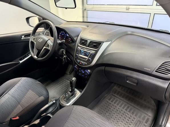 Hyundai Solaris I Рестайлинг с пробегом 2015 года, цена 1 250 000 рублей, 51000 км, седан, Автокод Объявления