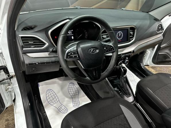 Lada (ВАЗ) Vesta I Рестайлинг (NG) с пробегом 2024 года, цена 1 210 000 рублей, 28500 км, седан, Автокод Объявления