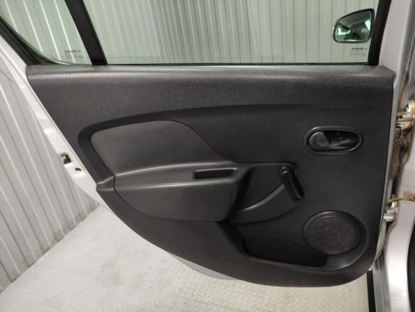 Renault Sandero II с пробегом 2015 года, цена 730 000 рублей, 137000 км, хэтчбек, Автокод Объявления