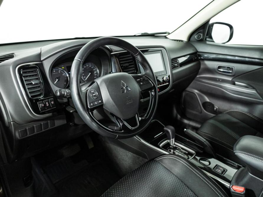 Mitsubishi Outlander III Рестайлинг 3 Санкт-Петербург  - изображение 12