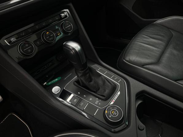 Volkswagen Tiguan II с пробегом 2019 года, цена 2 989 000 рублей, 93000 км, внедорожник, Автокод Объявления