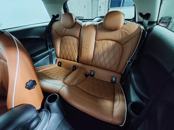 Mini Hatch III (F55/F56) Рестайлинг с пробегом 2021 года, цена 2 099 000 рублей, 99885 км, хэтчбек, Автокод Объявления