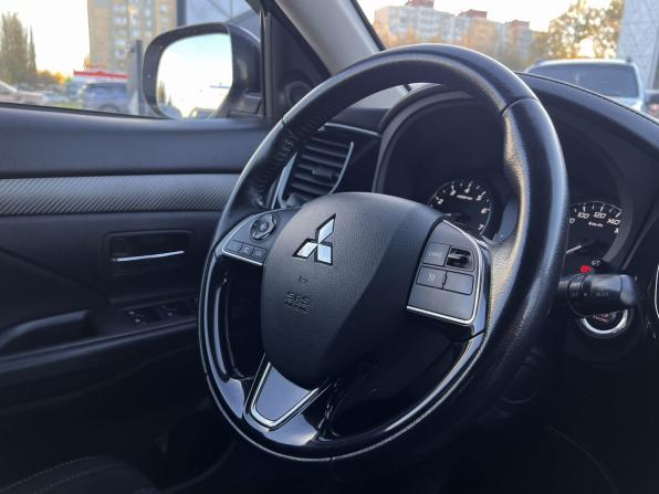 Mitsubishi Outlander III Рестайлинг 2 с пробегом 2018 года, цена 1 690 000 рублей, 141225 км, внедорожник, Автокод Объявления