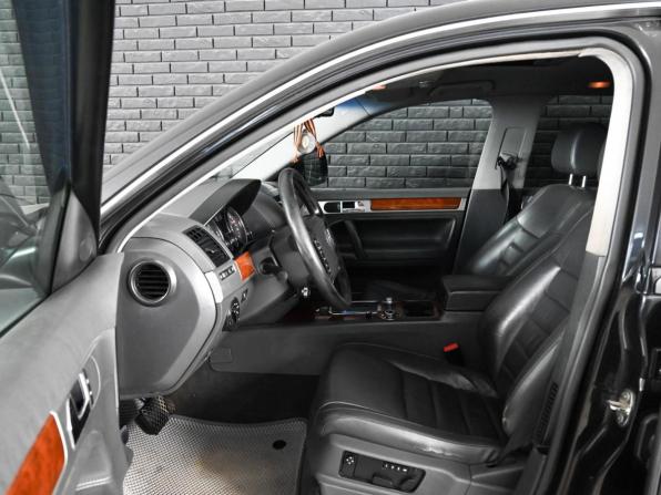 Volkswagen Touareg I Рестайлинг с пробегом 2008 года, цена 1 100 000 рублей, 295407 км, внедорожник, Автокод Объявления