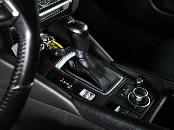 Mazda 6 III (GJ) Рестайлинг с пробегом 2018 года, цена 1 890 000 рублей, 168612 км, седан, Автокод Объявления