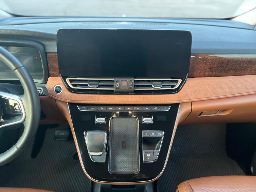 Hongqi HQ9 Санкт-Петербург  - изображение 17