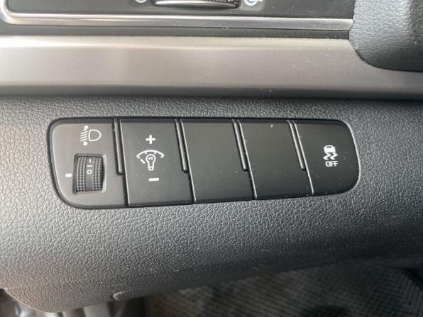 Hyundai Elantra VI (AD) с пробегом 2018 года, цена 1 395 000 рублей, 127897 км, седан, Автокод Объявления