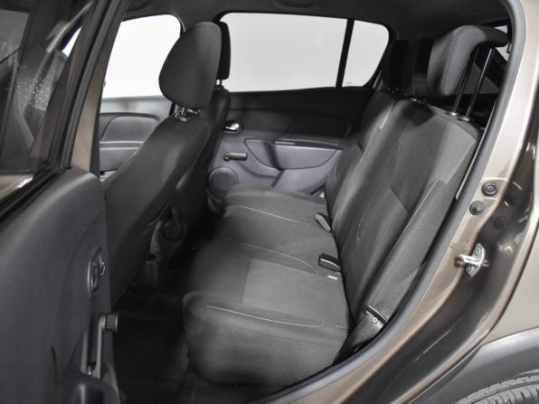 Renault Sandero II Рестайлинг с пробегом 2019 года, цена 1 210 000 рублей, 57936 км, хэтчбек, Автокод Объявления