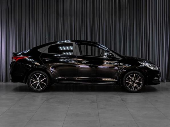 Hyundai Solaris II с пробегом 2018 года, цена 1 399 000 рублей, 159029 км, седан, Автокод Объявления