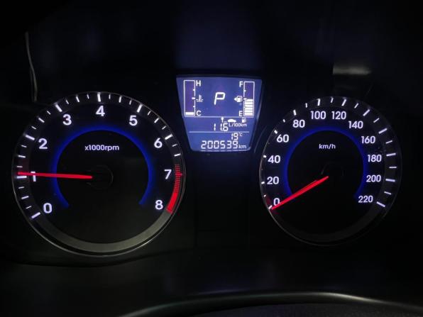 Hyundai Solaris I Рестайлинг с пробегом 2016 года, цена 930 000 рублей, 200500 км, седан, Автокод Объявления