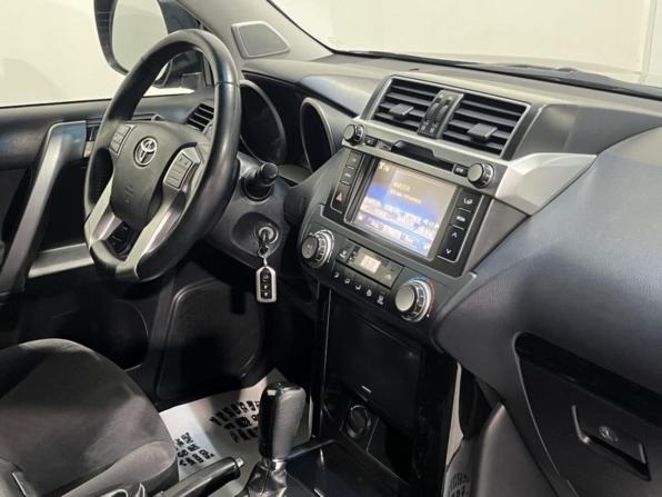 Toyota Land Cruiser Prado 150 Series Рестайлинг 1 с пробегом 2014 года, цена 2 825 000 рублей, 398023 км, внедорожник, Автокод Объявления