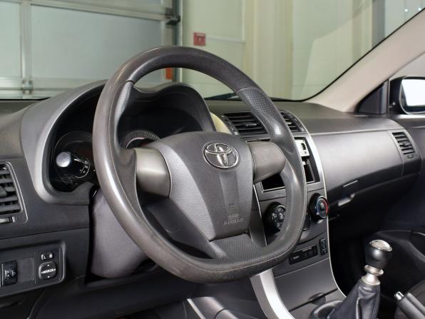 Toyota Corolla X (E140 E150) Рестайлинг с пробегом 2011 года, цена 942 999 рублей, 196913 км, седан, Автокод Объявления
