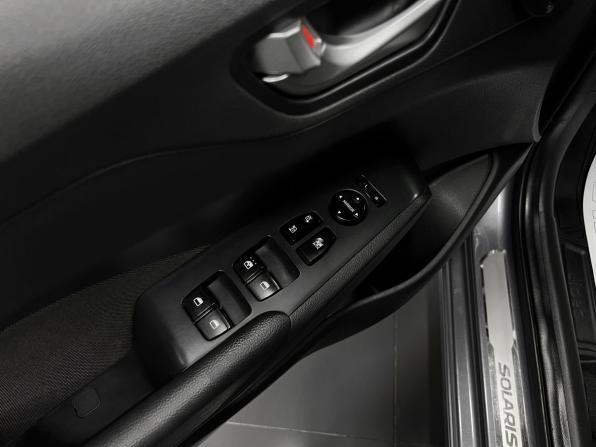 Hyundai Solaris II с пробегом 2018 года, цена 1 290 000 рублей, 91434 км, седан, Автокод Объявления