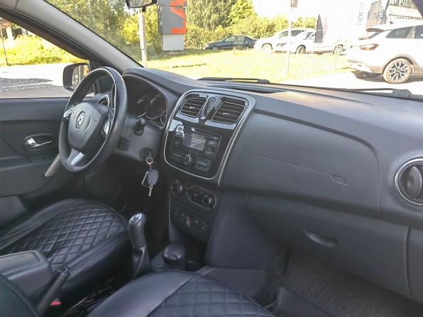 Renault Logan II с пробегом 2014 года, цена 895 000 рублей, 97650 км, седан, Автокод Объявления