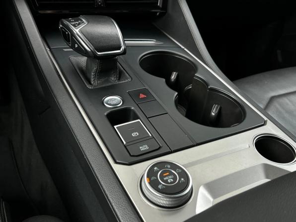 Volkswagen Touareg III с пробегом 2019 года, цена 3 780 400 рублей, 112259 км, внедорожник, Автокод Объявления