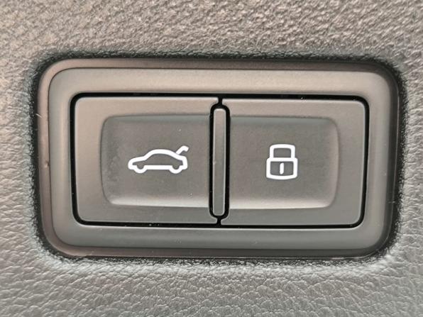 Audi Q8 I (4M) с пробегом 2021 года, цена 7 054 000 рублей, 94479 км, внедорожник, Автокод Объявления