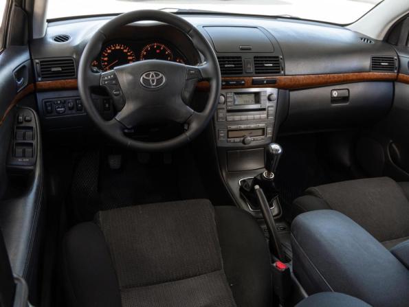 Toyota Avensis II Рестайлинг с пробегом 2006 года, цена 679 000 рублей, 411731 км, седан, Автокод Объявления