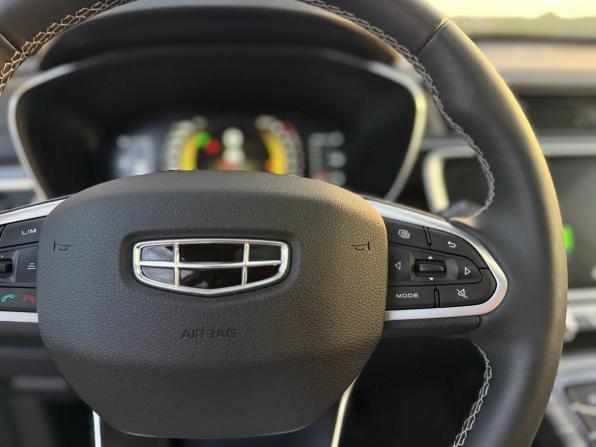 Geely Atlas Pro с пробегом 2024 года, цена 2 390 000 рублей, 2924 км, внедорожник, Автокод Объявления