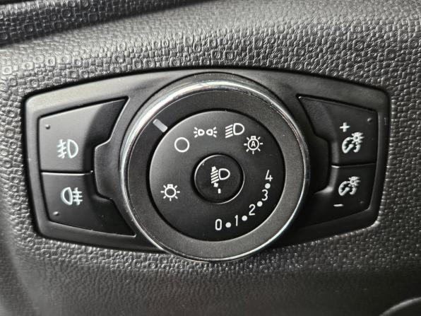 Ford EcoSport II Рестайлинг с пробегом 2018 года, цена 1 165 000 рублей, 181477 км, внедорожник, Автокод Объявления