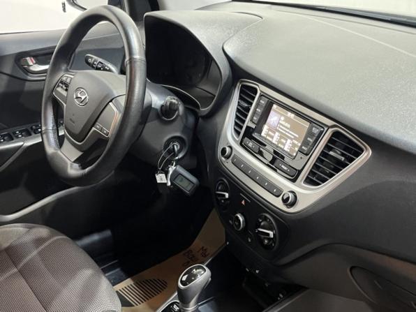 Hyundai Solaris II с пробегом 2019 года, цена 1 392 800 рублей, 70717 км, седан, Автокод Объявления