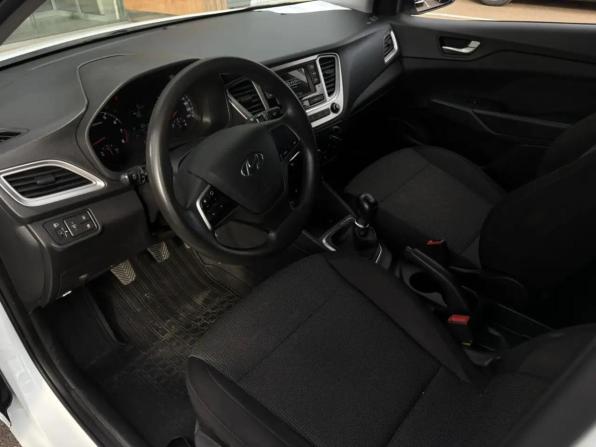Hyundai Solaris II с пробегом 2019 года, цена 1 399 000 рублей, 54352 км, седан, Автокод Объявления